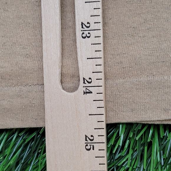 Free-Hug Shirt Womens Medium 20x26 Beige Statement - Picture 12 of 12